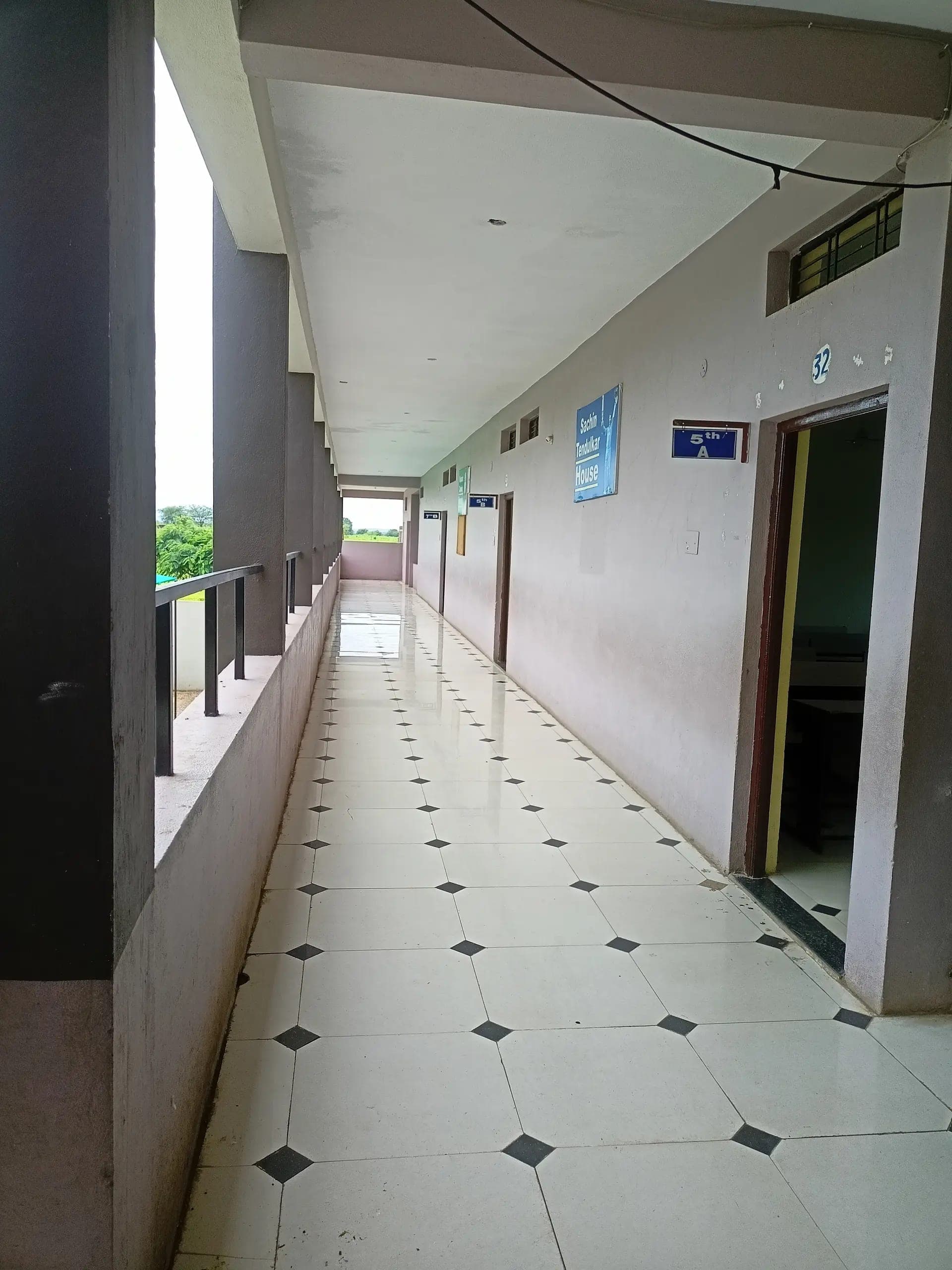 Modern Smart Classroom at Top CBSE School Khargone